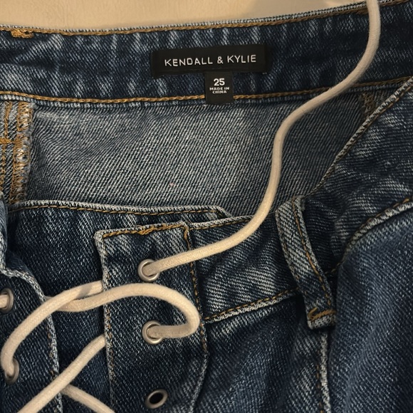 Kendall and Kylie Jean skirt - Picture 2 of 3